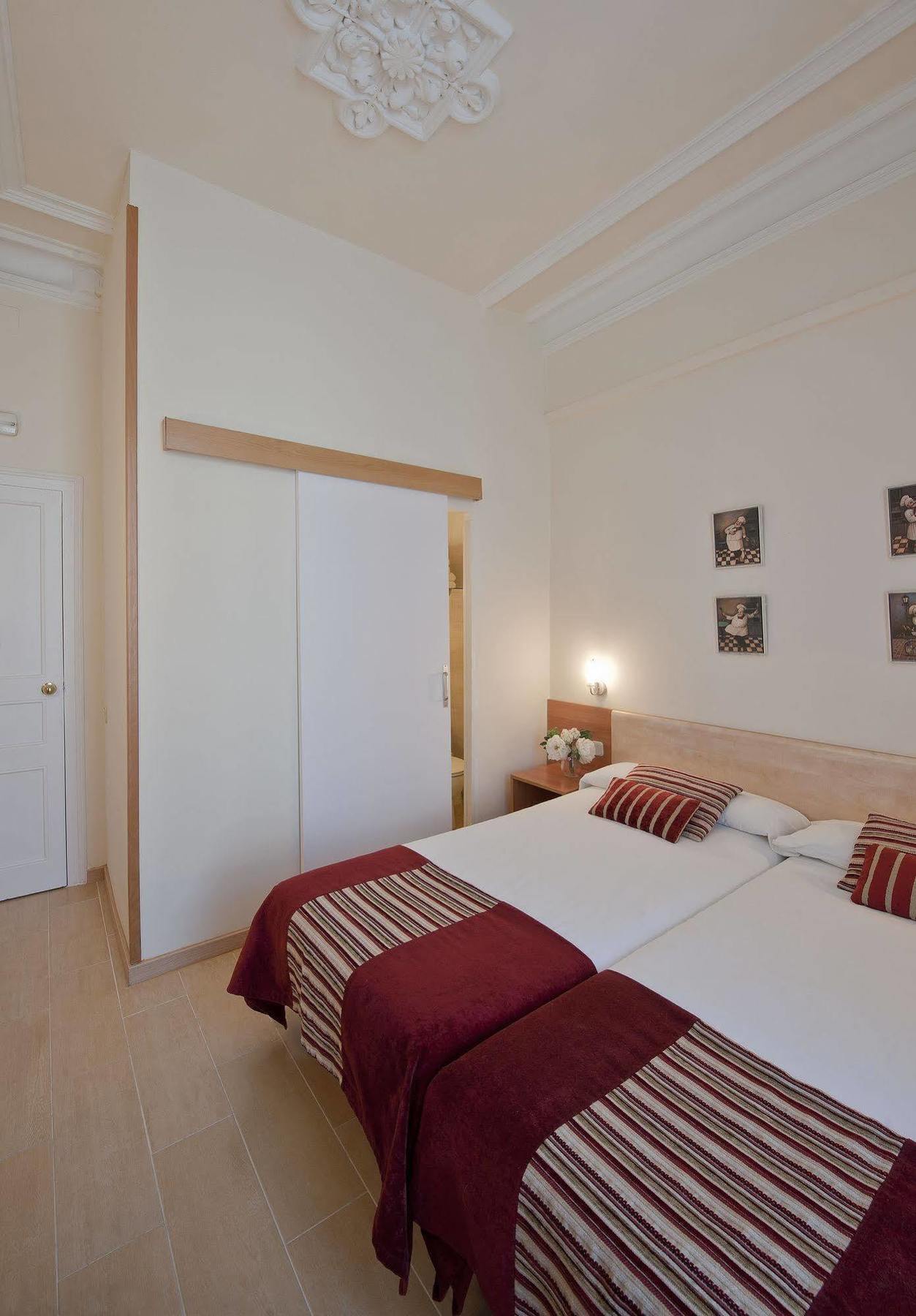 Hostal Central Barcelona Barcelona