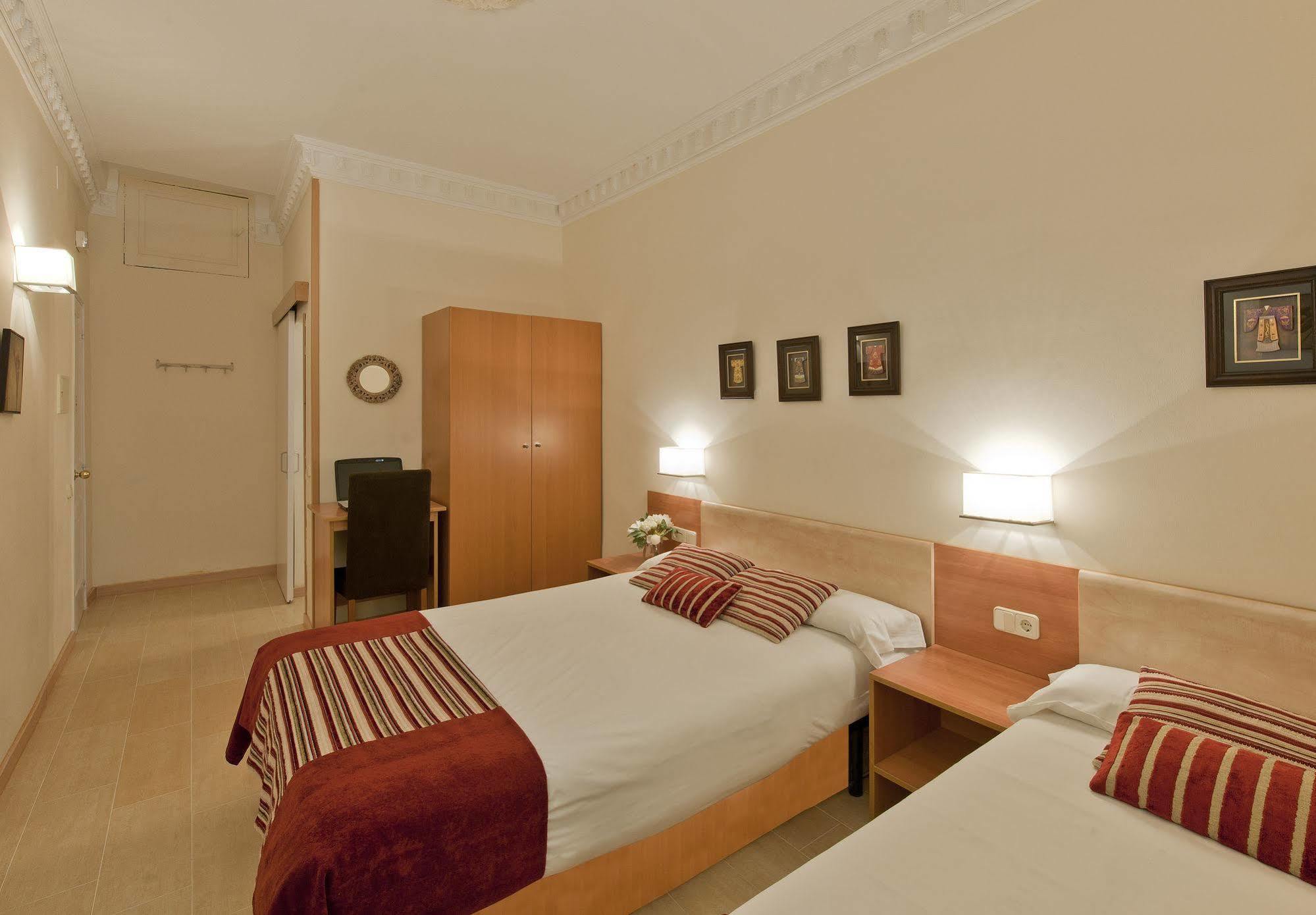 Pensión Hostal Central Barcelona 2*